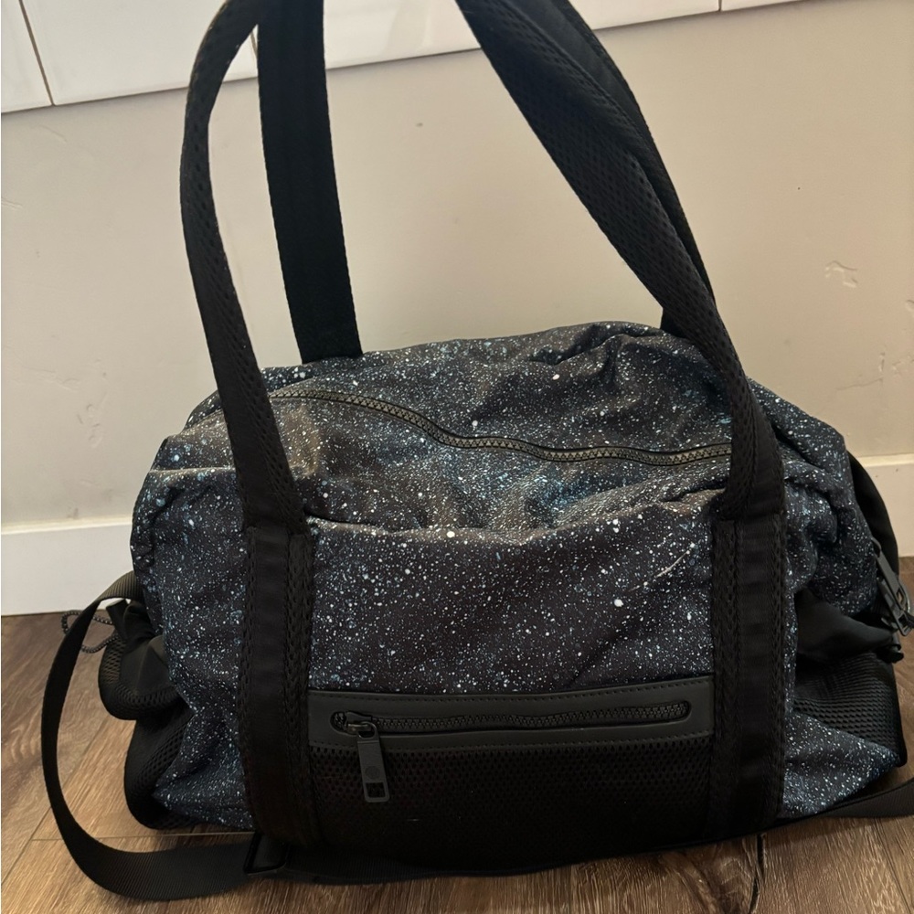 Like New Lululemon Weekender Duffle Bag